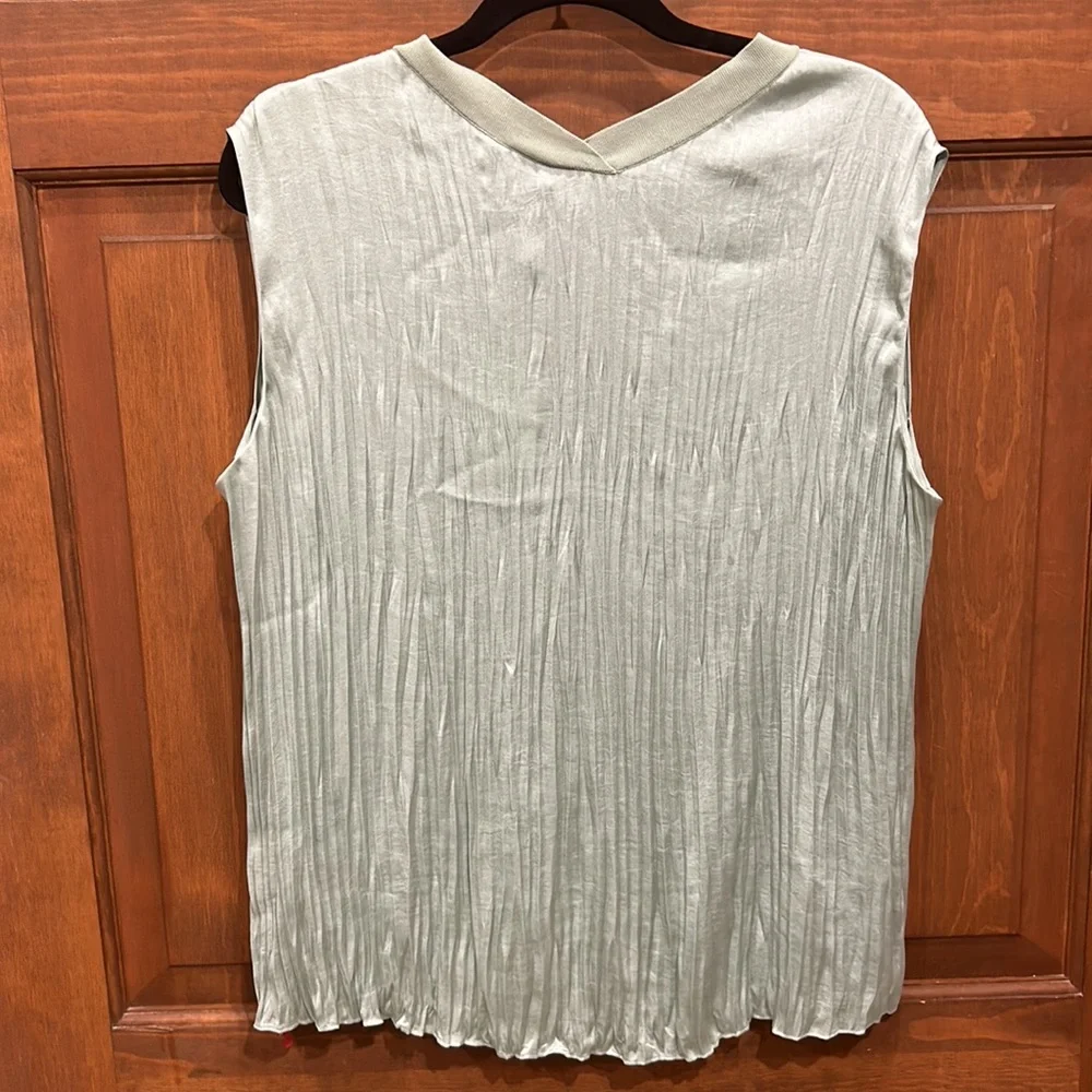 NWT $295 Vince Sleeveless Double V - neck blouse Top crushed Green large - Picture 5 of 12